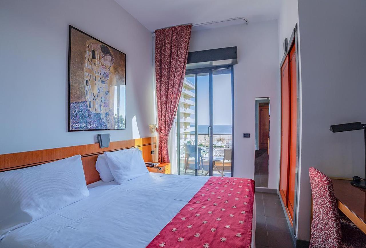 Hotel Nettunia Rimini Oda fotoğraf